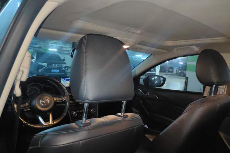 Used Mazda 3 Axela 2017 Sedan 2.0L Automatic Prestige Model China V Standard Headliner