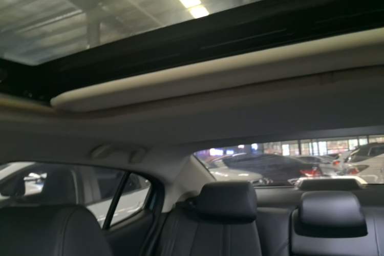 Used Mazda 3 Axela 2017 Sedan 1.5L Automatic Luxury Model Emission Standard China V Headliner