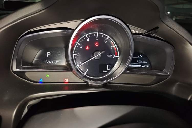 Used Mazda 3 Axela 2017 Sedan 2.0L Automatic Flagship Model China V Standard Instrument Cluster