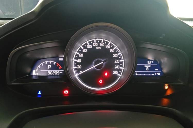 Used Mazda 3 Axela 2017 Hatchback 1.5L Automatic Luxury Model Emission Standard China V Instrument Cluster