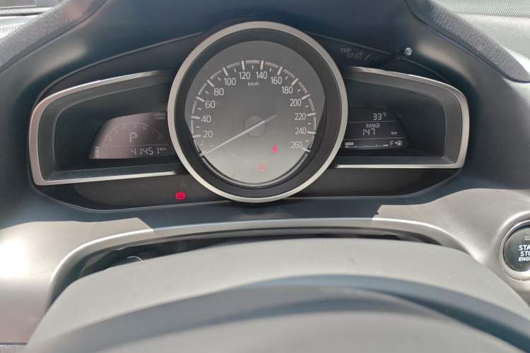 Used Mazda 3 Axela 2017 Sedan 1.5L Automatic Luxury Model Emission Standard China V Instrument Cluster