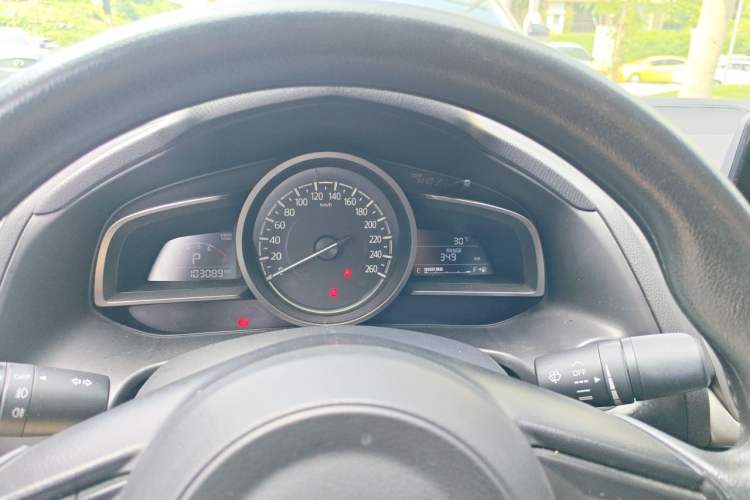 Used Mazda 3 Axela 2017 Sedan 1.5L Automatic Luxury Model Emission Standard China V Instrument Cluster