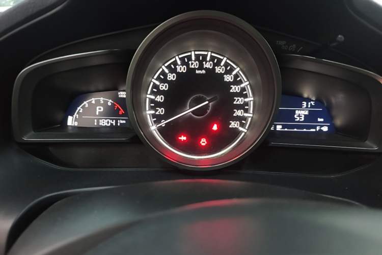 Used Mazda 3 Axela 2017 Sedan 1.5L Automatic Luxury Model Emission Standard China V Instrument Cluster