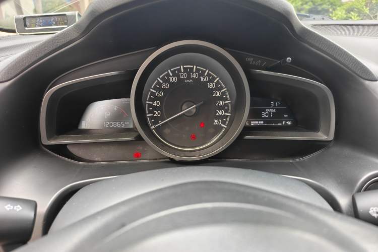 Used Mazda 3 Axela 2017 Sedan 1.5L Automatic Luxury Model Emission Standard China V Instrument Cluster
