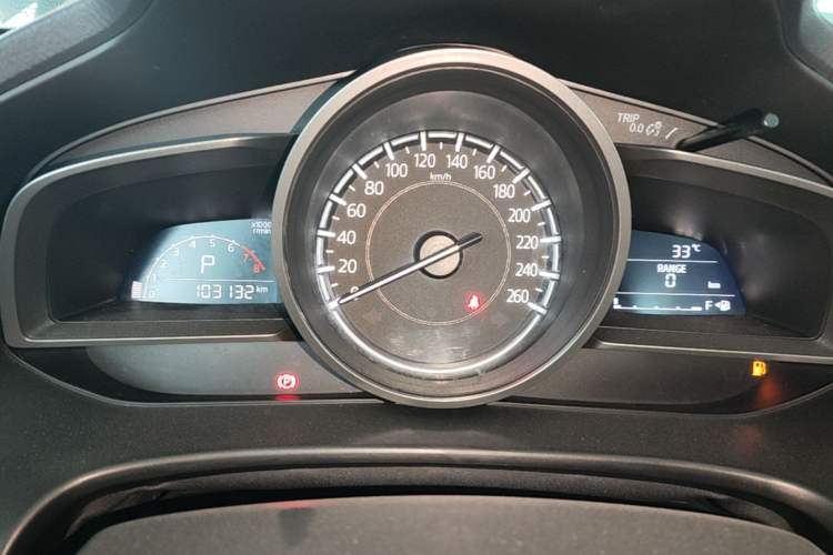 Used Mazda 3 Axela 2017 Sedan 1.5L Automatic Luxury Model Emission Standard China V Instrument Cluster