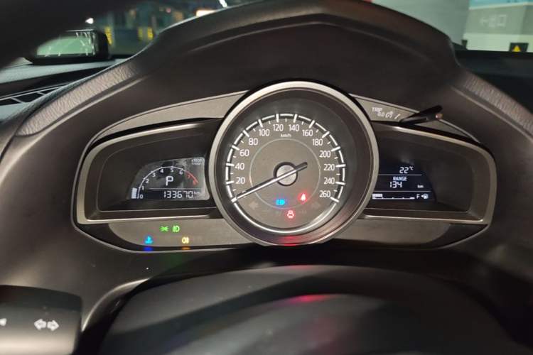 Used Mazda 3 Axela 2017 Hatchback 1.5L Automatic Luxury Model Emission Standard China V Instrument Cluster