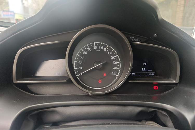 Used Mazda 3 Axela 2017 Sedan 1.5L Manual Luxury Model Emission Standard China V Instrument Cluster