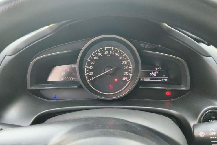 Used Mazda 3 Axela 2017 Sedan 1.5L Automatic Comfort Model China VI Standard Instrument Cluster