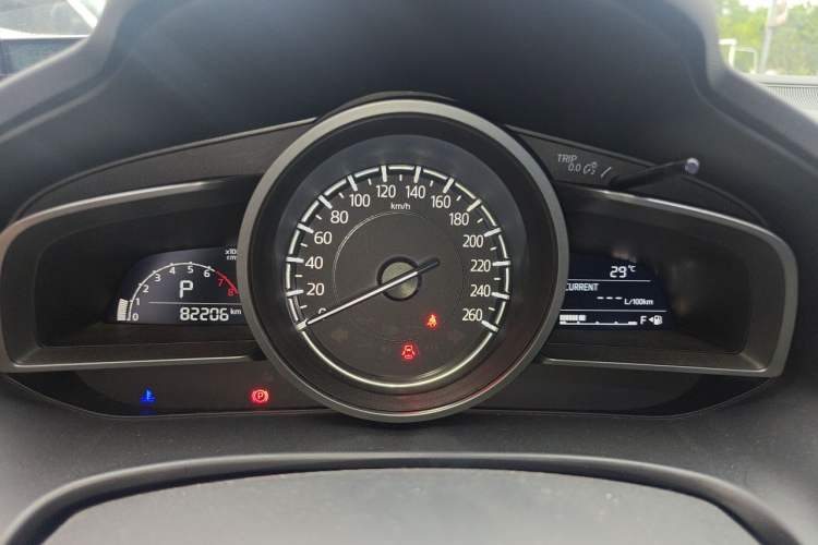 Used Mazda 3 Axela 2017 Sedan 1.5L Automatic Luxury Model Emission Standard China V Instrument Cluster