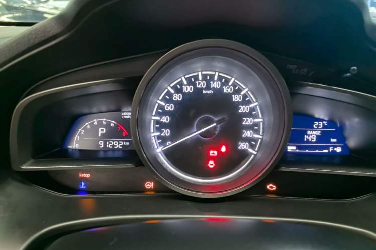 Used Mazda 3 Axela 2017 Sedan 1.5L Automatic Luxury Model Emission Standard China V Instrument Cluster