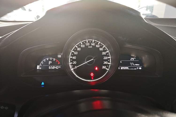Used Mazda 3 Axela 2017 Sedan 1.5L Automatic Luxury Model Emission Standard China V Instrument Cluster