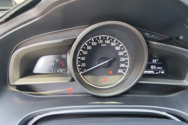 Used Mazda 3 Axela 2017 Sedan 1.5L Automatic Luxury Model Emission Standard China V Instrument Cluster