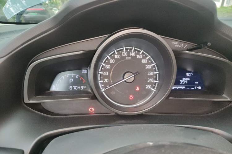 Used Mazda 3 Axela 2017 Sedan 1.5L Automatic Luxury Model Emission Standard China V Instrument Cluster