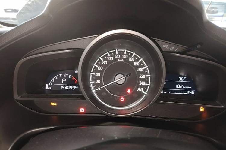 Used Mazda 3 Axela 2017 Sedan 1.5L Automatic Luxury Model Emission Standard China V Instrument Cluster
