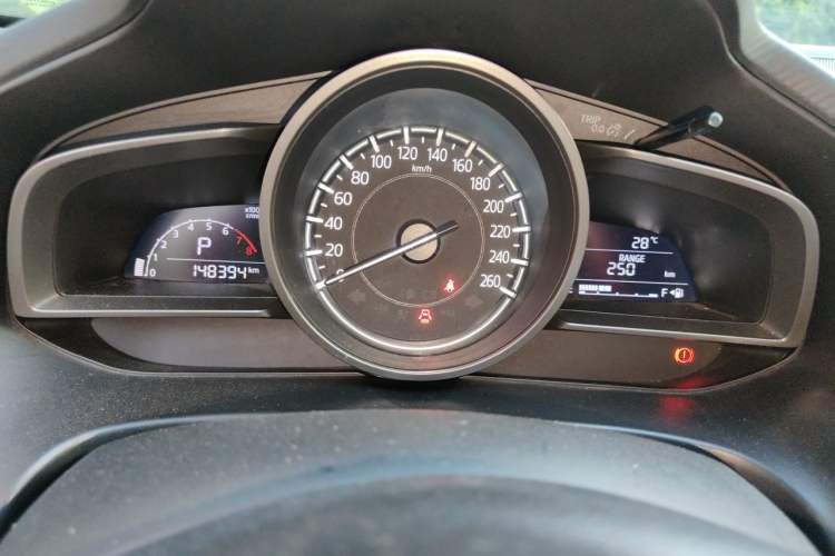 Used Mazda 3 Axela 2017 Sedan 1.5L Automatic Comfort Model Emission Standard China V Instrument Cluster