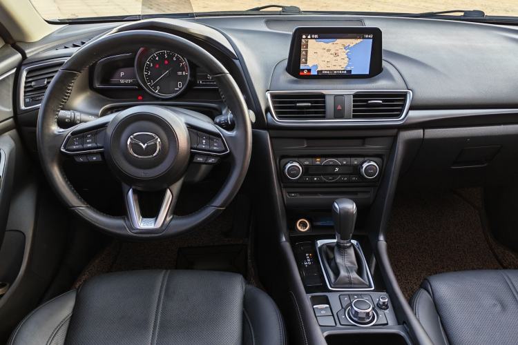 Used Mazda 3 Axela 2017 Sedan 2.0L Automatic Flagship Model China V Standard Interior 1