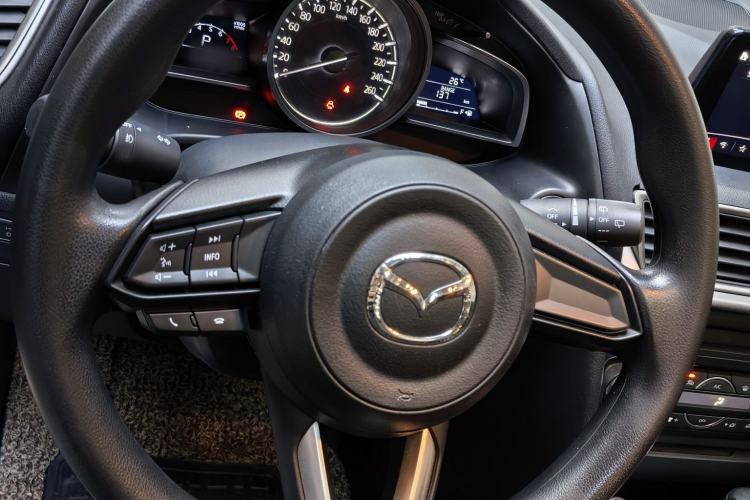 Used Mazda 3 Axela 2017 Hatchback 1.5L Automatic Luxury Model Emission Standard China V Interior 4