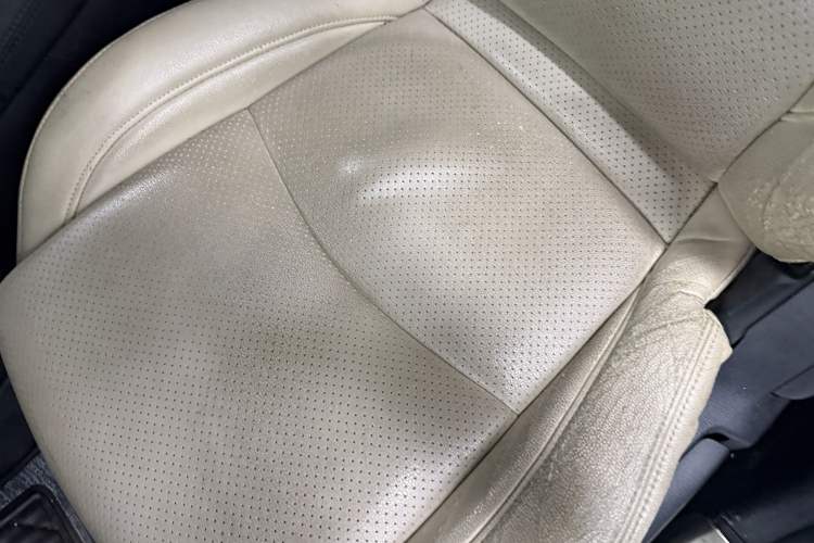 Used Mazda 3 Axela 2017 Sedan 1.5L Automatic Luxury Model Emission Standard China V Interior 6