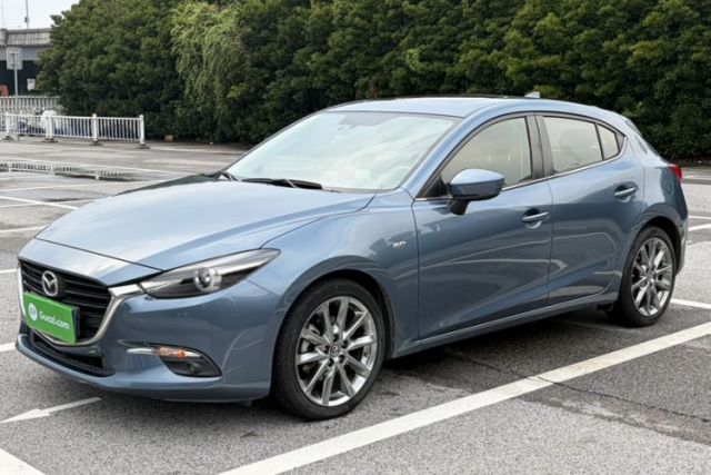 Używany Mazda 3 Axela 2017 Hatchback 2.0L Automatic Sport Model China V Emission Standard
