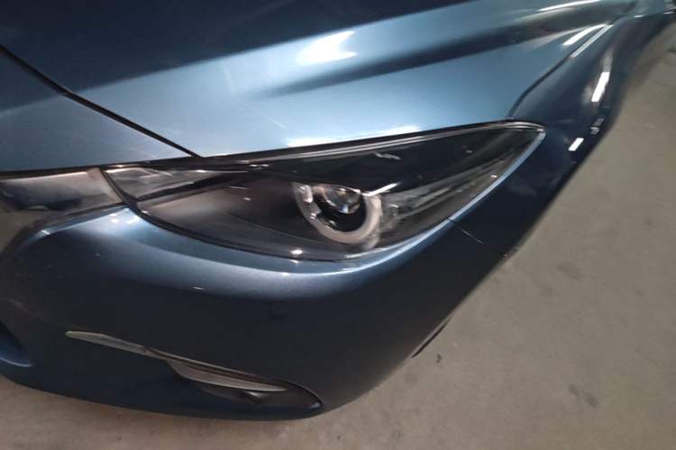 Used Mazda 3 Axela 2017 Hatchback 1.5L Automatic Luxury Model Emission Standard China V Left Front Headlight