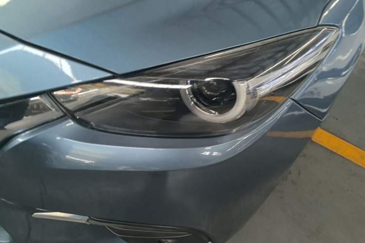 Used Mazda 3 Axela 2017 Sedan 1.5L Automatic Luxury Model Emission Standard China V Left Front Headlight