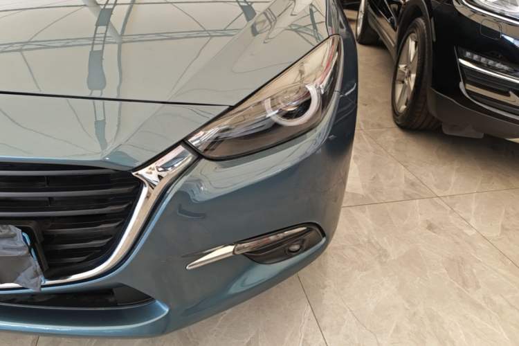 Used Mazda 3 Axela 2017 Sedan 1.5L Automatic Luxury Model Emission Standard China V Left Front Headlight