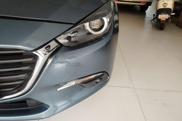 Used Mazda 3 Axela 2017 Sedan 1.5L Automatic Luxury Model Emission Standard China V Left Front Headlight