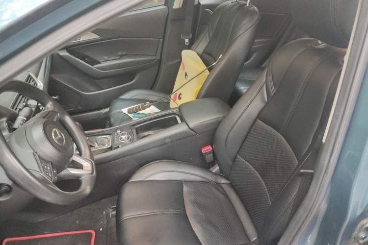 Used Mazda 3 Axela 2017 Sedan 1.5L Automatic Luxury Model Emission Standard China V Left Front Seat