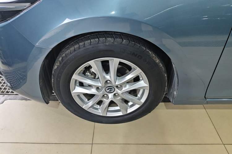 Used Mazda 3 Axela 2017 Hatchback 1.5L Automatic Luxury Model Emission Standard China V Left Front Wheel Hub