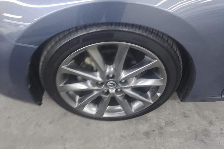 Used Mazda 3 Axela 2017 Hatchback 2.0L Automatic Sport Model China V Emission Standard Left Front Wheel Hub