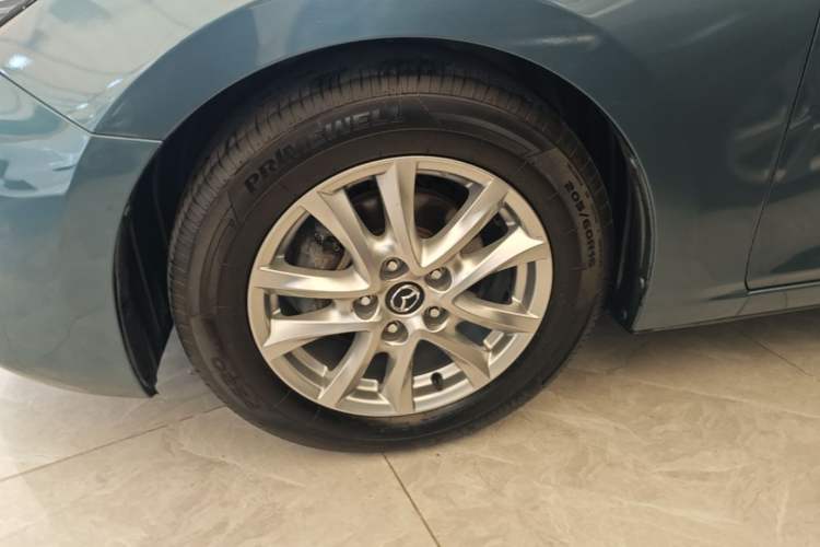 Used Mazda 3 Axela 2017 Sedan 1.5L Automatic Luxury Model Emission Standard China V Left Front Wheel Hub