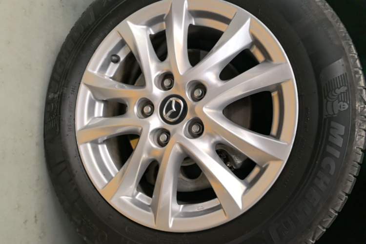 Used Mazda 3 Axela 2017 Sedan 1.5L Automatic Luxury Model Emission Standard China V Left Front Wheel Hub