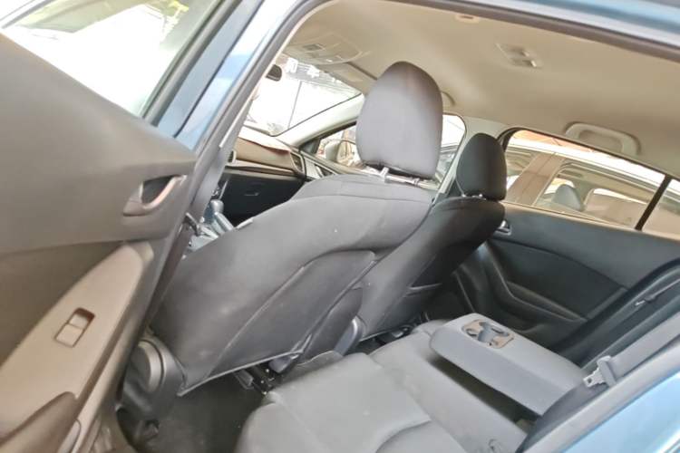 Used Mazda 3 Axela 2017 Hatchback 1.5L Automatic Comfort Model Emission Standard China V Left Rear Seat