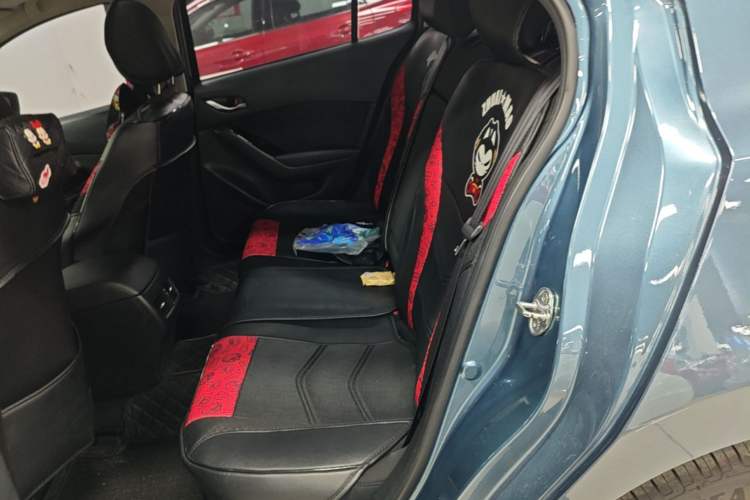 Used Mazda 3 Axela 2017 Sedan 1.5L Automatic Luxury Model Emission Standard China V Left Rear Seat