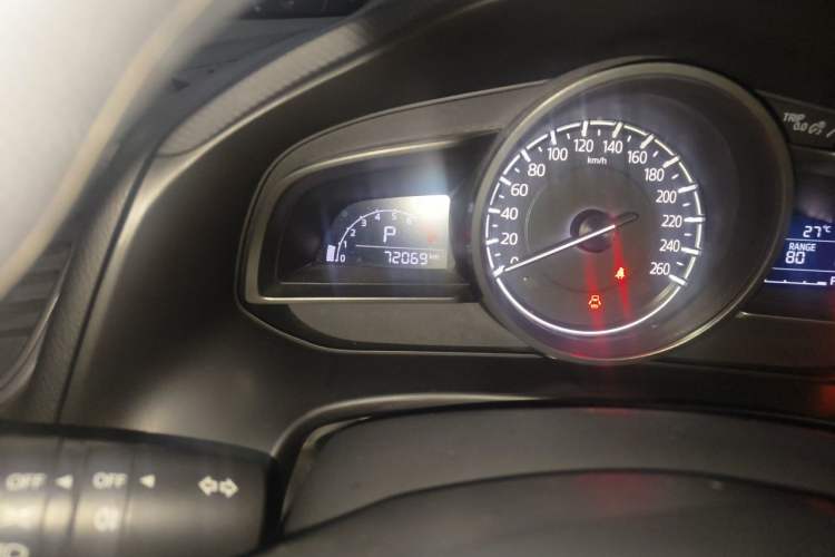 Used Mazda 3 Axela 2017 Sedan 1.5L Automatic Comfort Model Emission Standard China V Odometer Close Up