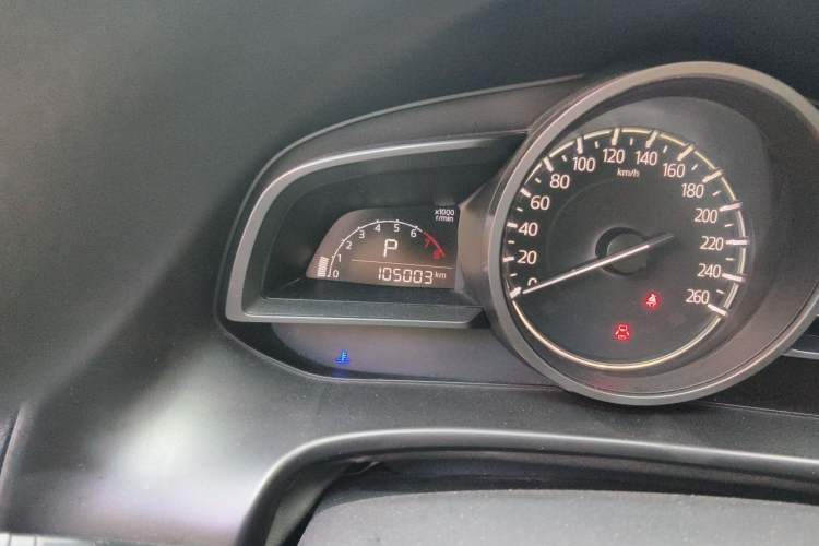 Used Mazda 3 Axela 2017 Sedan 1.5L Automatic Comfort Model China VI Standard Odometer Close Up