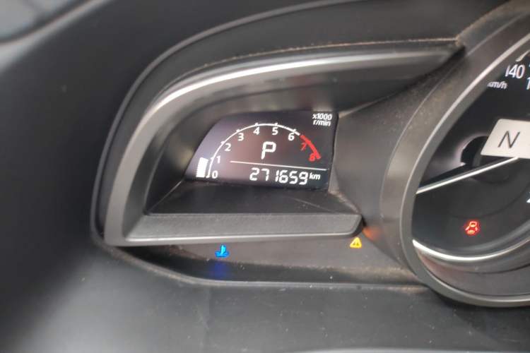 Used Mazda 3 Axela 2017 Sedan 1.5L Automatic Comfort Model Emission Standard China V Odometer Close Up