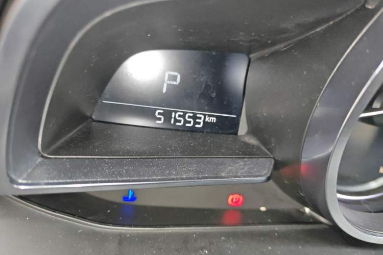 Used Mazda 3 Axela 2017 Hatchback 2.0L Automatic Sport Model China V Emission Standard Odometer Close Up