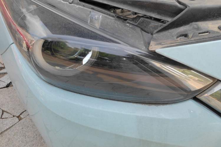 Used Mazda 3 Axela 2017 Sedan 1.5L Automatic Luxury Model Emission Standard China V Right Front Headlight