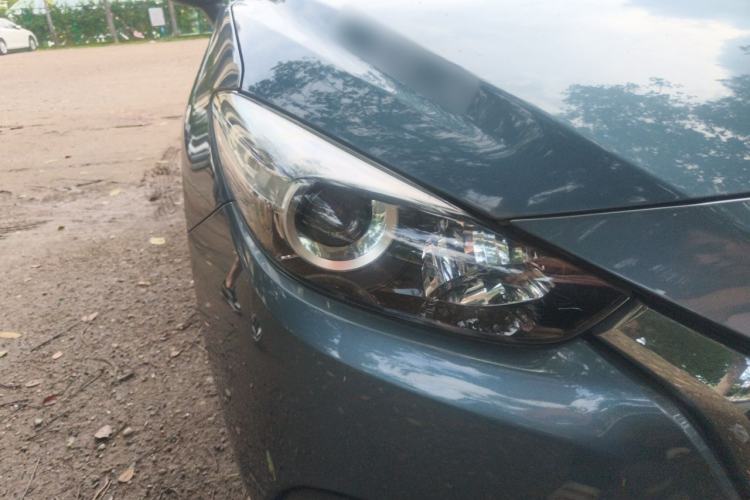 Used Mazda 3 Axela 2017 Sedan 1.5L Automatic Comfort Model Emission Standard China V Right Front Headlight