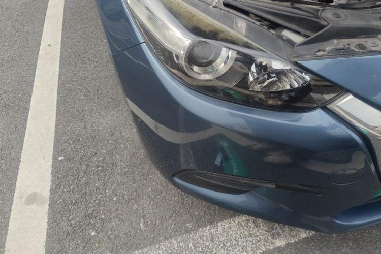 Used Mazda 3 Axela 2017 Sedan 1.5L Automatic Comfort Model Emission Standard China V Right Front Headlight