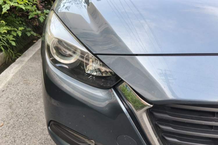 Used Mazda 3 Axela 2017 Sedan 1.5L Automatic Comfort Model China VI Standard Right Front Headlight
