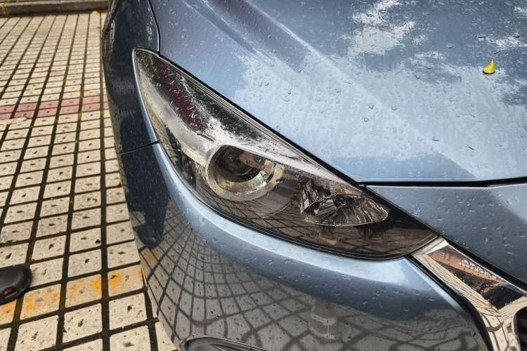 Used Mazda 3 Axela 2017 Sedan 1.5L Automatic Comfort Model China VI Standard Right Front Headlight