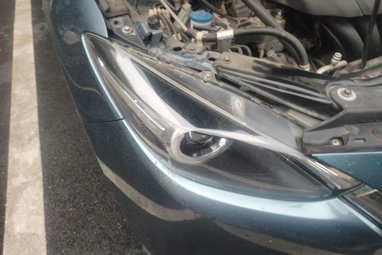 Used Mazda 3 Axela 2017 Sedan 1.5L Automatic Luxury Model China VI Standard Right Front Headlight