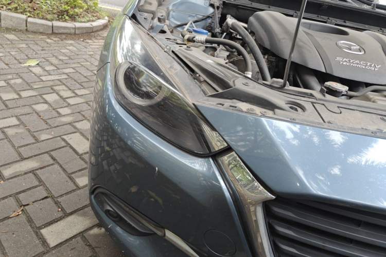 Used Mazda 3 Axela 2017 Sedan 1.5L Automatic Luxury Model China VI Standard Right Front Headlight