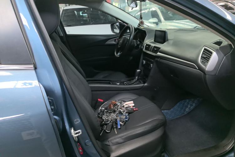 Used Mazda 3 Axela 2017 Sedan 1.5L Automatic Luxury Model Emission Standard China V Right Front Seat