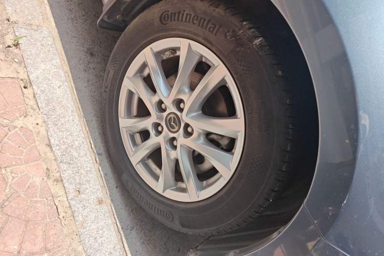 Used Mazda 3 Axela 2017 Sedan 1.5L Automatic Luxury Model Emission Standard China V Right Front Wheel Hub