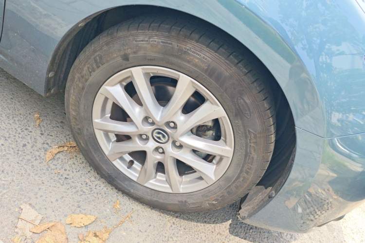 Used Mazda 3 Axela 2017 Sedan 1.5L Automatic Luxury Model Emission Standard China V Right Front Wheel Hub