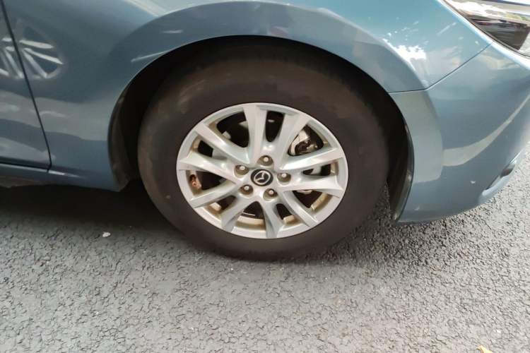 Used Mazda 3 Axela 2017 Sedan 1.5L Automatic Prestige Model China V Standard Right Front Wheel Hub
