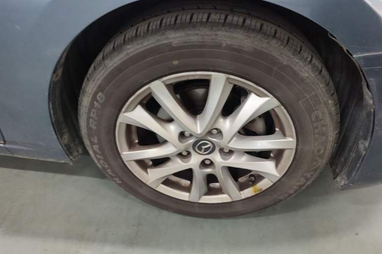 Used Mazda 3 Axela 2017 Sedan 1.5L Automatic Luxury Model Emission Standard China V Right Front Wheel Hub